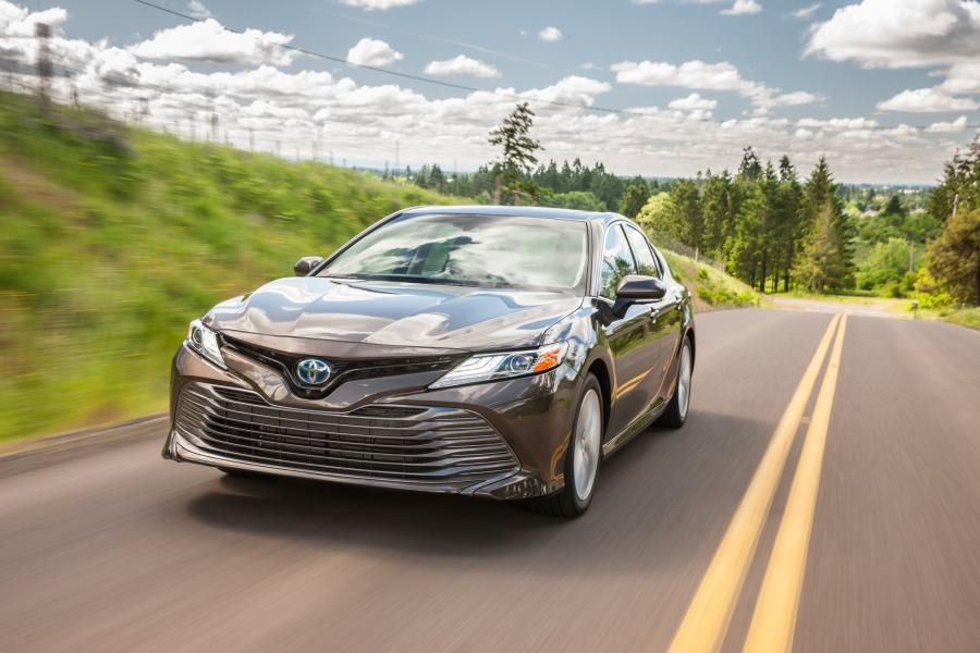  Toyota Camry Hybrid XLE 2017 года  (NA) (фото 2 из 40)